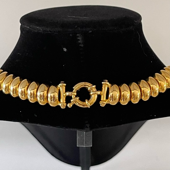 Vintage Avon Gold Tone Link Classic Necklace, 18” Marked AVON - Picture 11 of 13